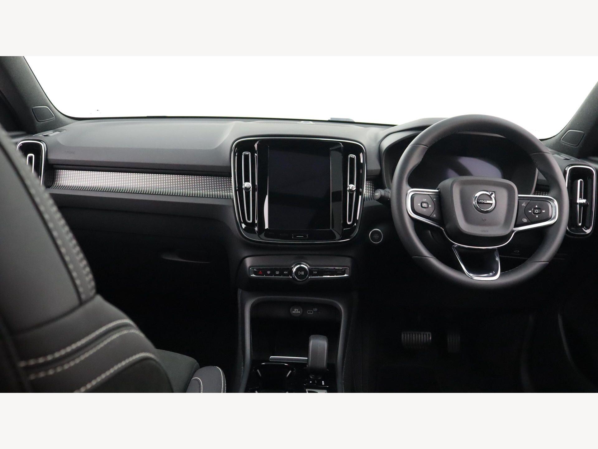 Volvo XC40 view 6