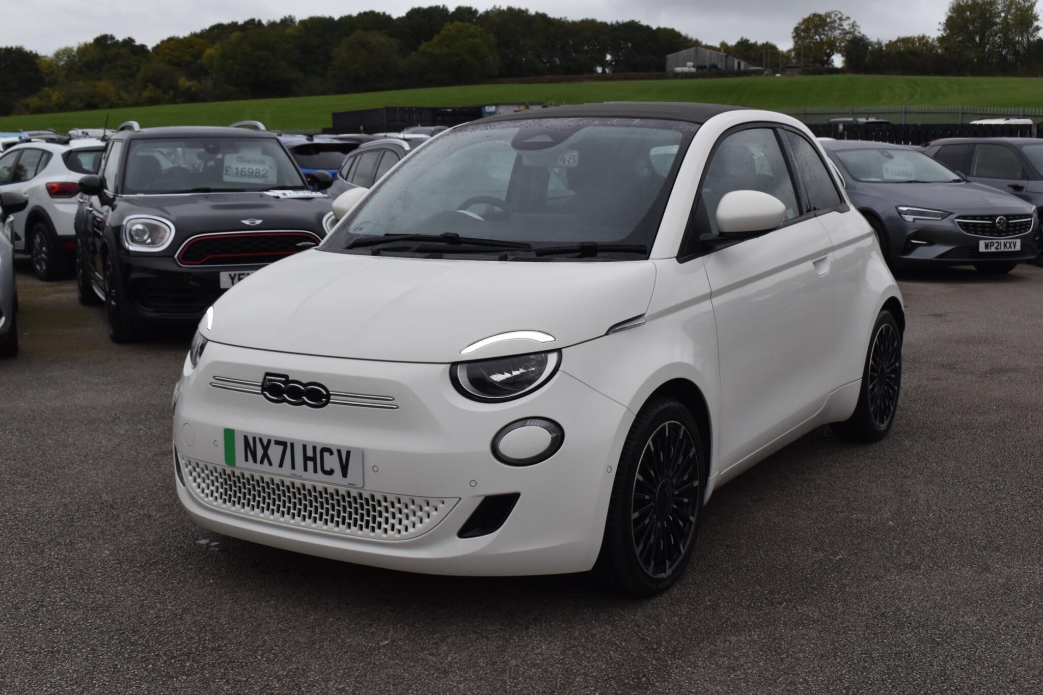 500e C - 42kWh Icon Auto 2dr - Image 16