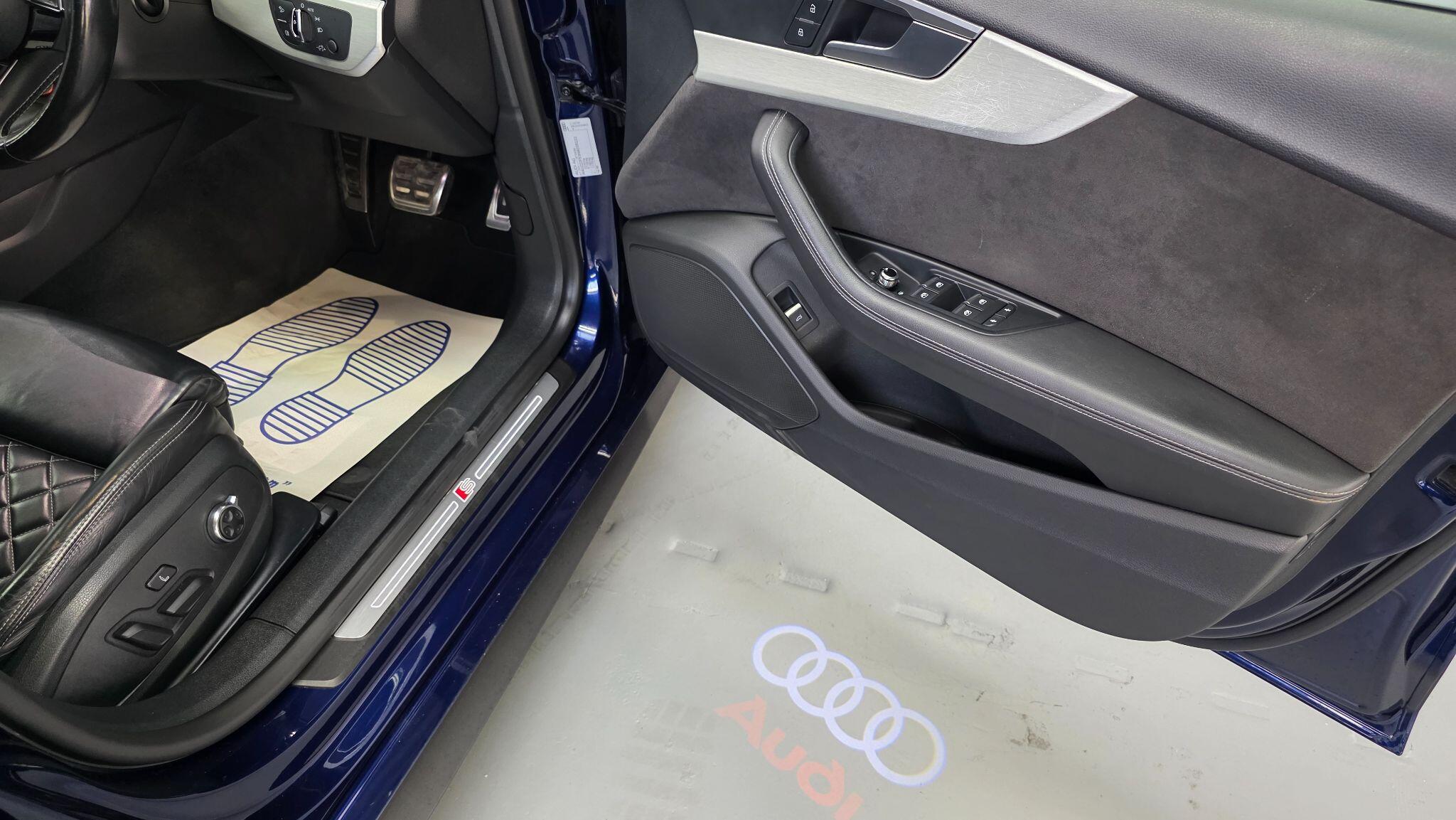 Audi S5 view 11