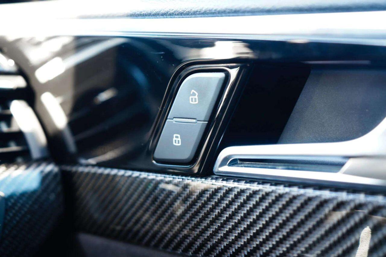Audi RS4 Avant view 31
