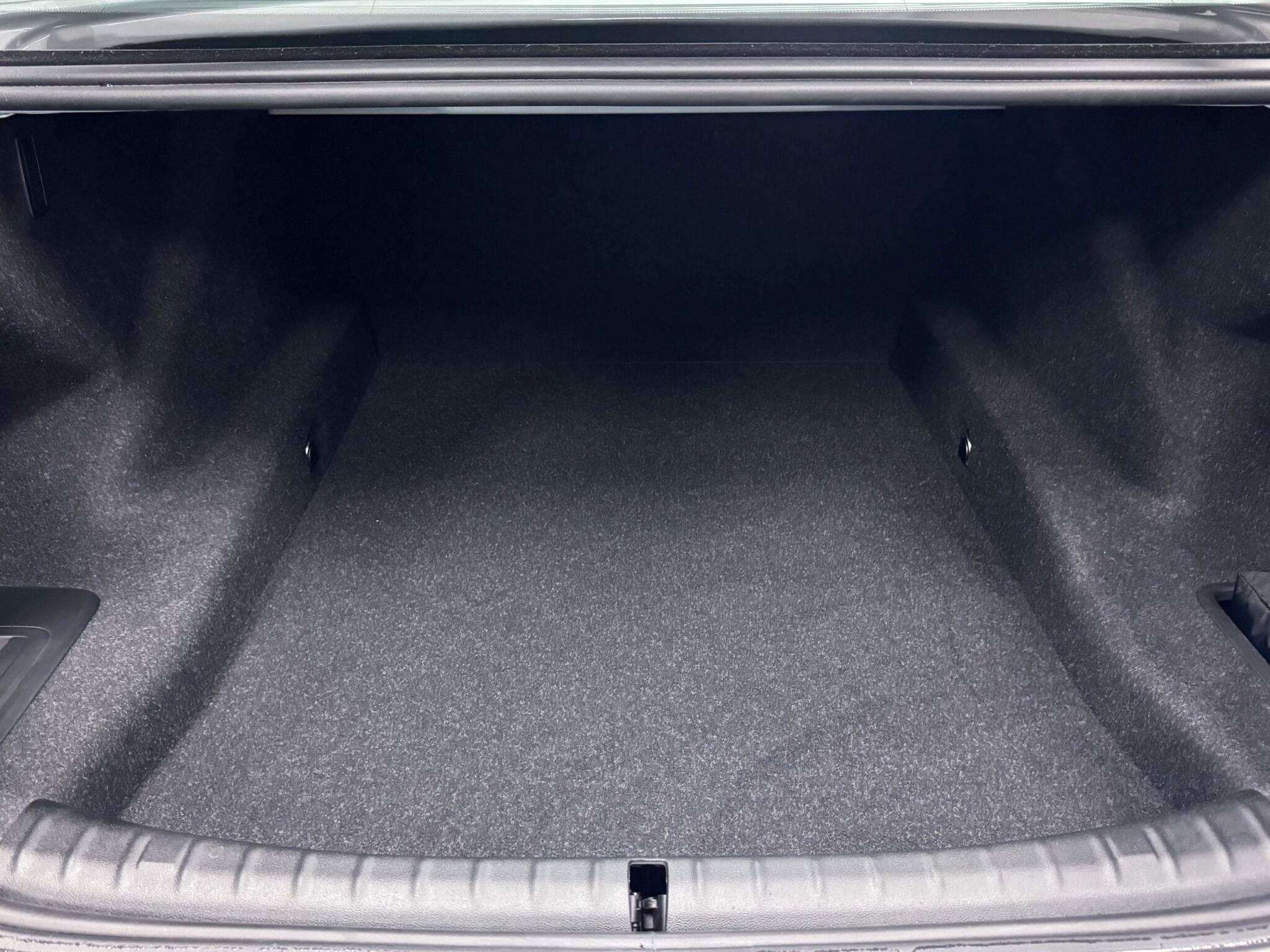 BMW 5 Series view 7