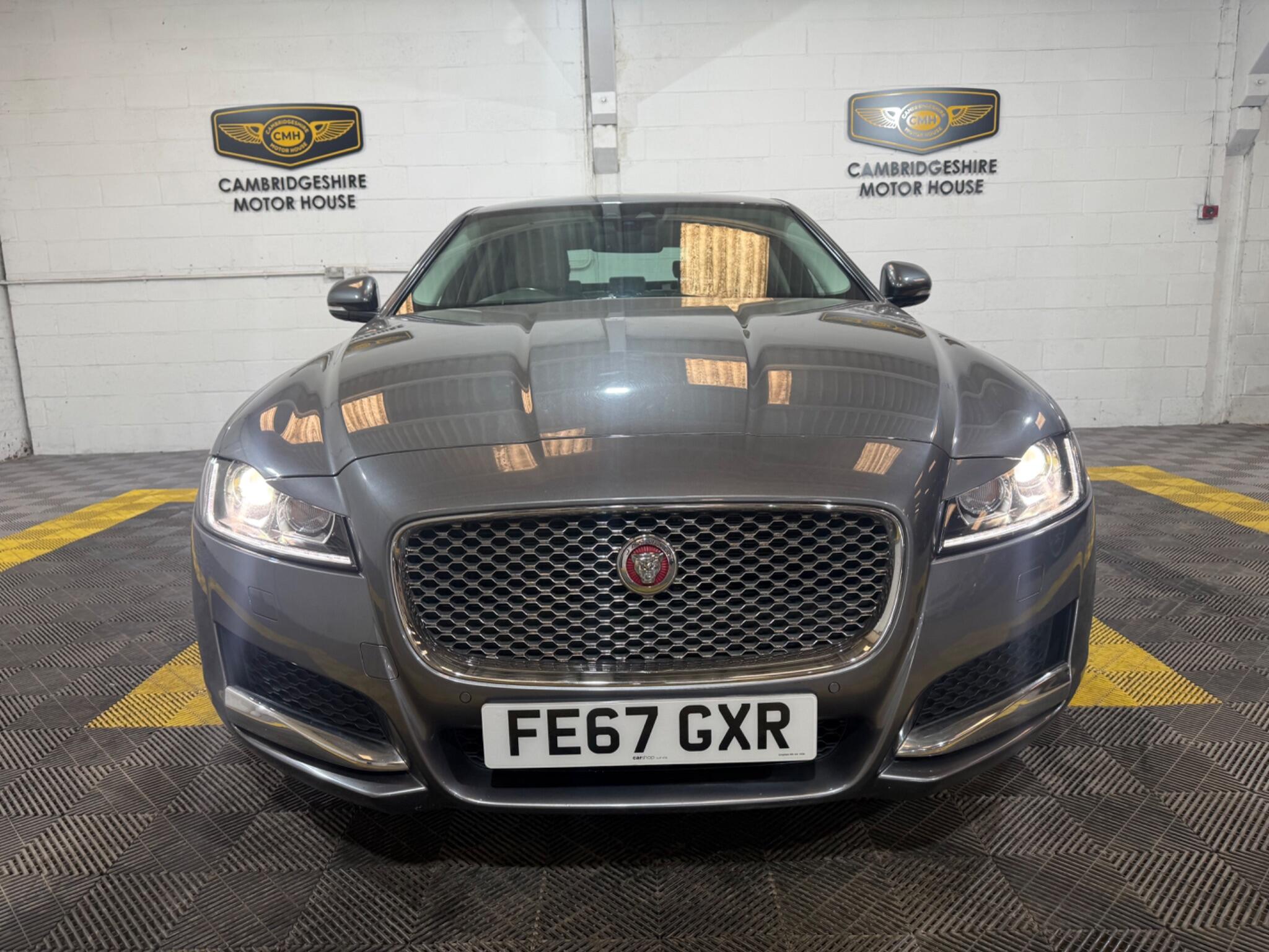 Jaguar XF view 6