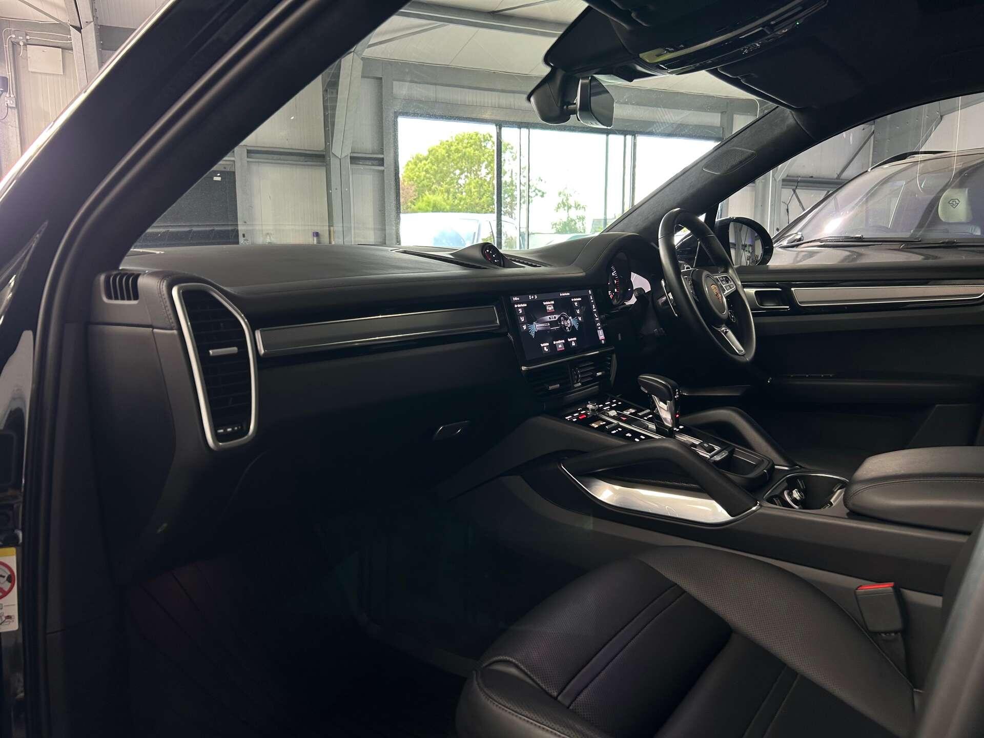 Porsche Cayenne view 20