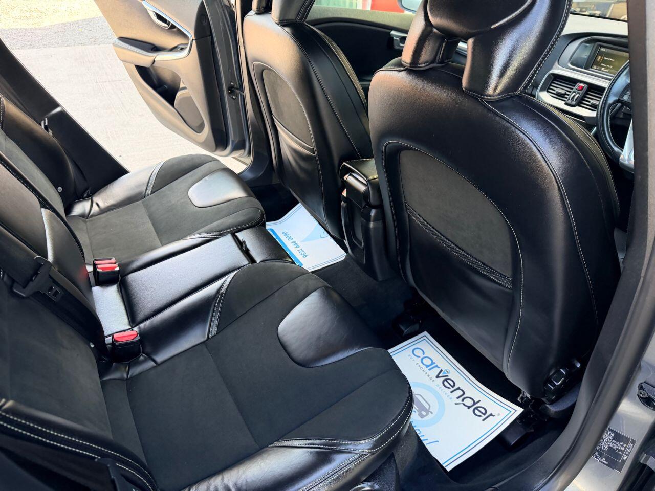 Volvo V40 view 19