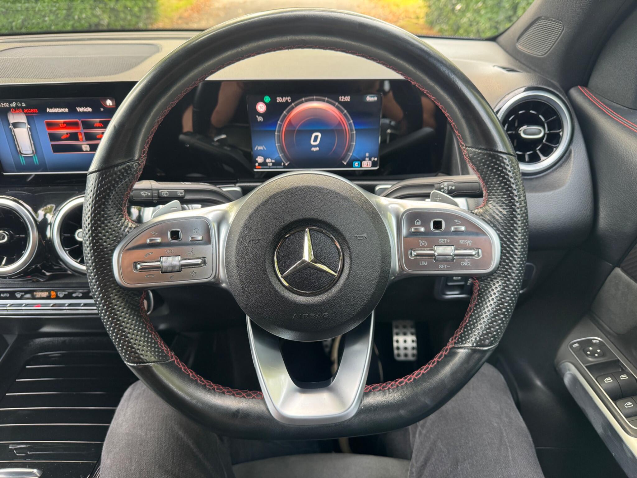 Mercedes-Benz GLB view 75