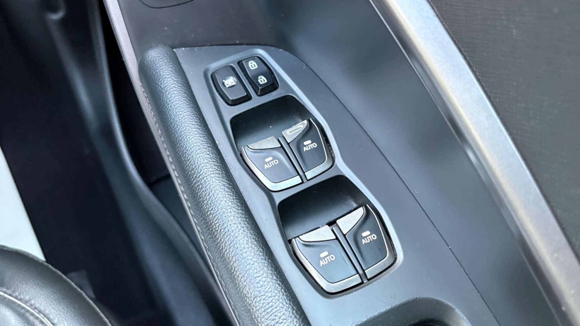 Hyundai Santa Fe view 24