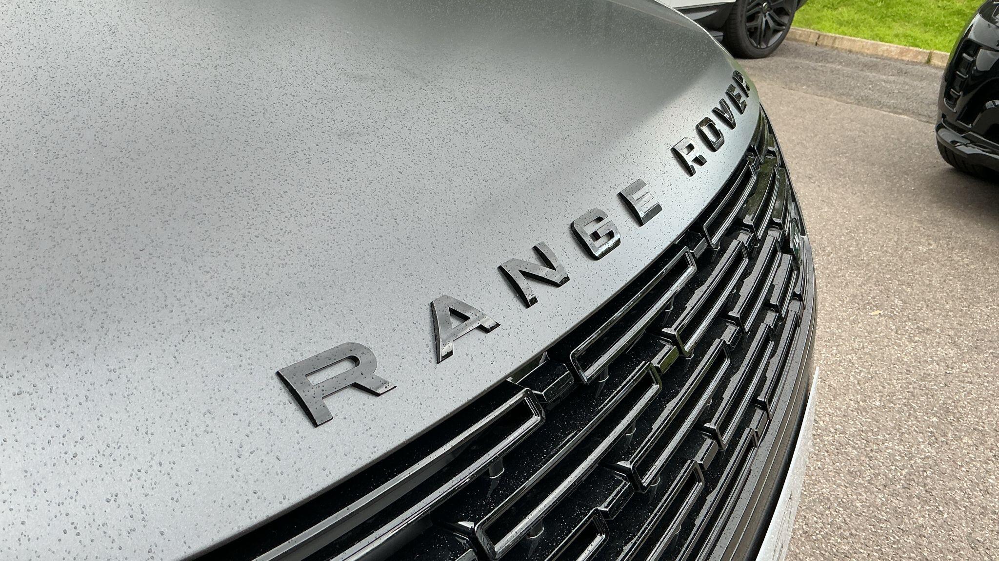 Land Rover Range Rover Velar view 39