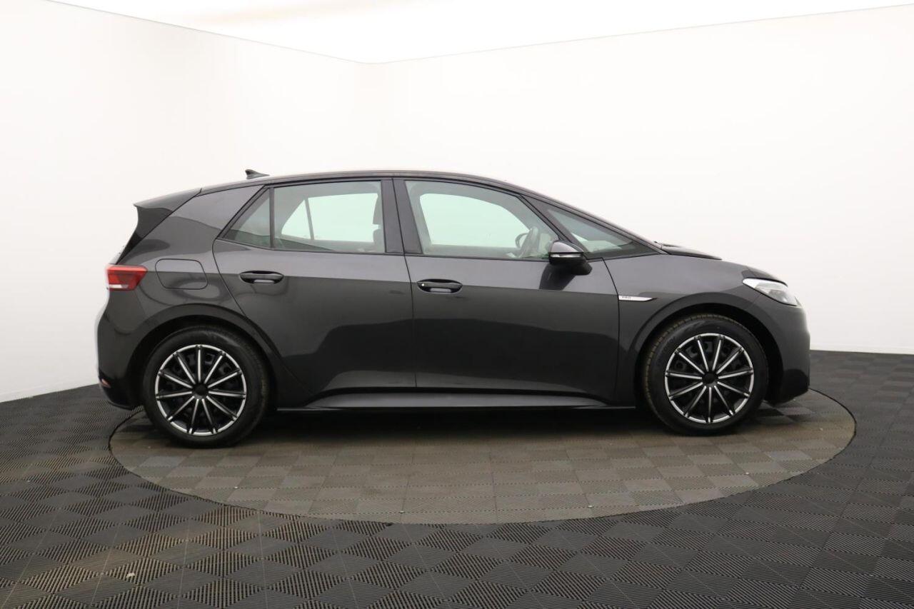 Volkswagen ID.3 view 2