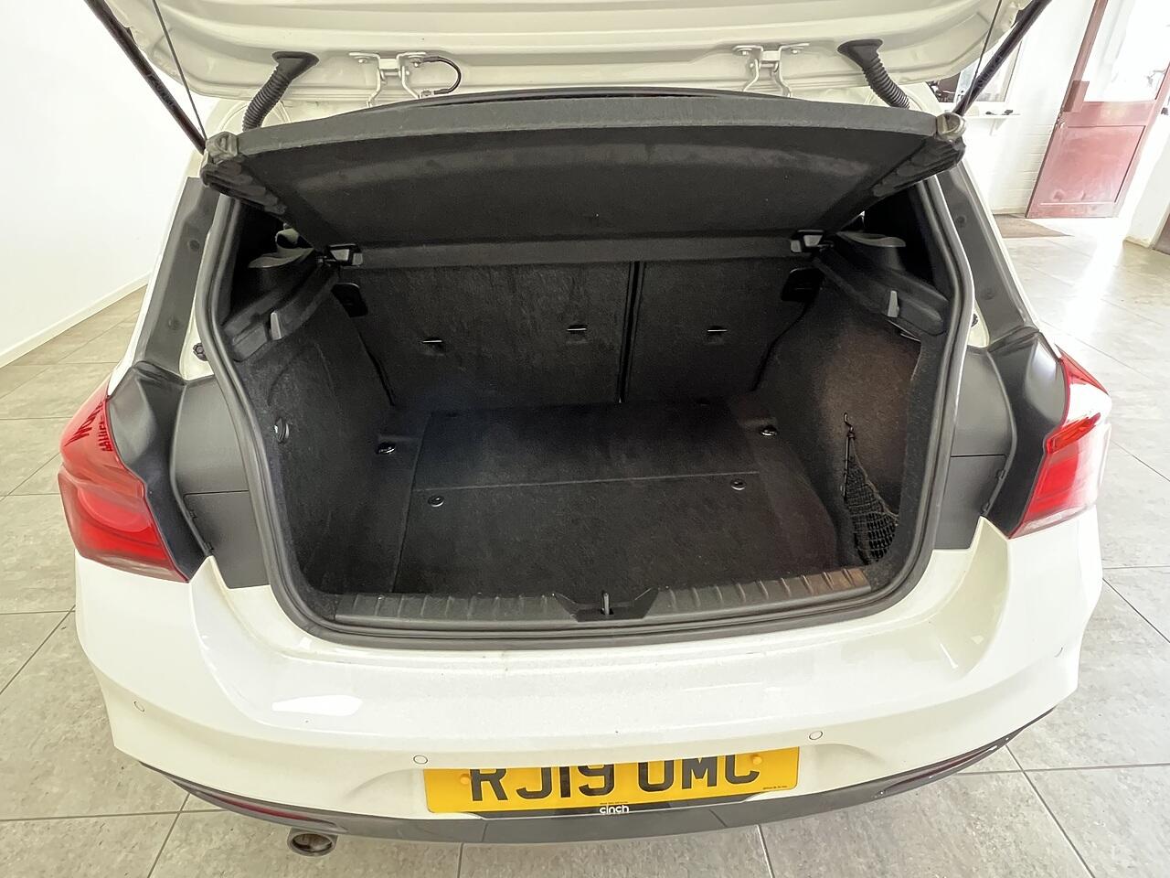 BMW 1 Series view 17
