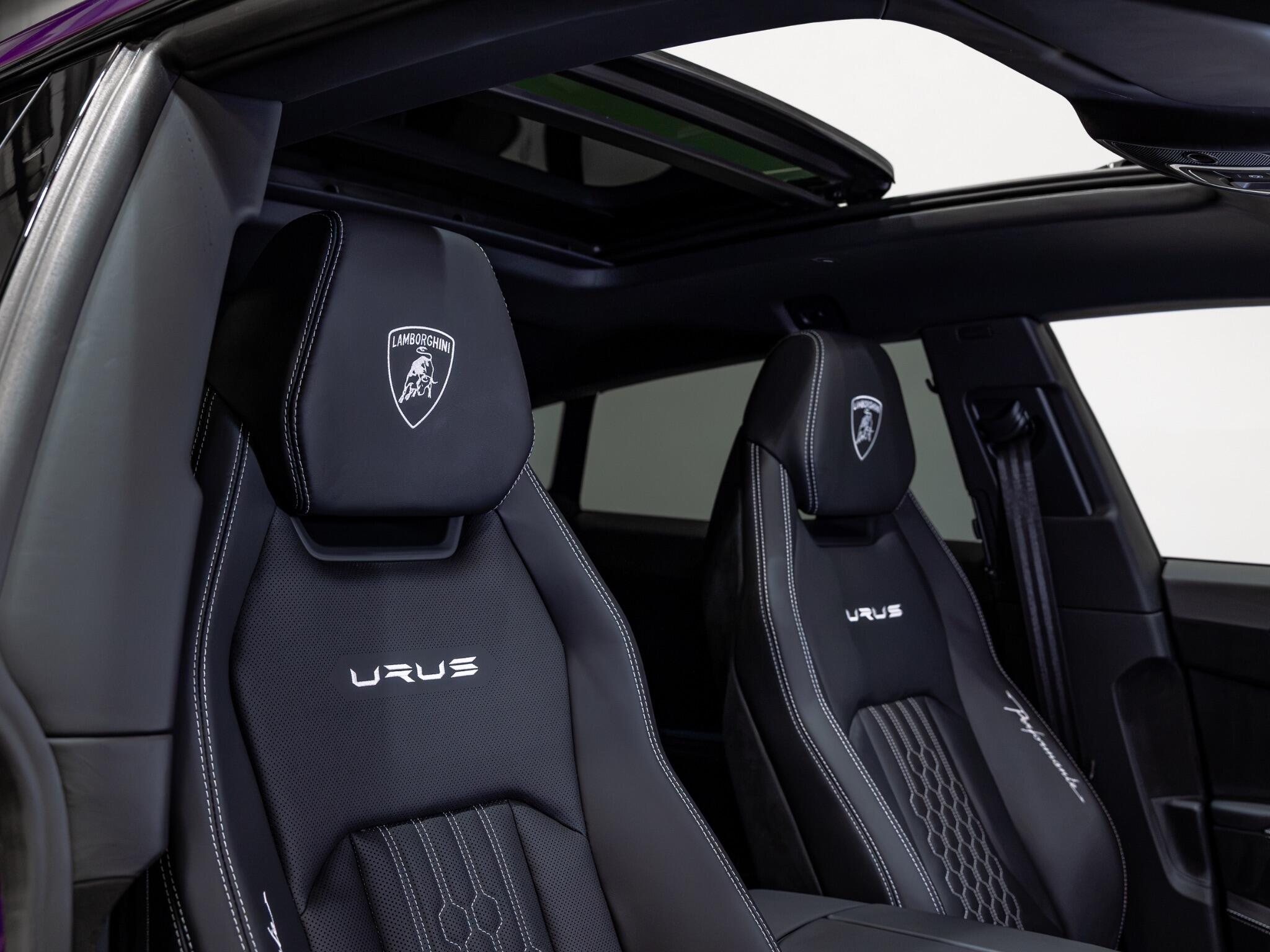 Lamborghini Urus view 30