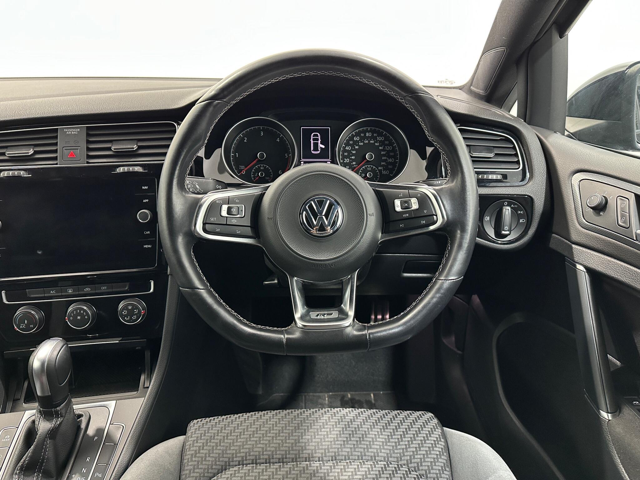 Volkswagen Golf view 13