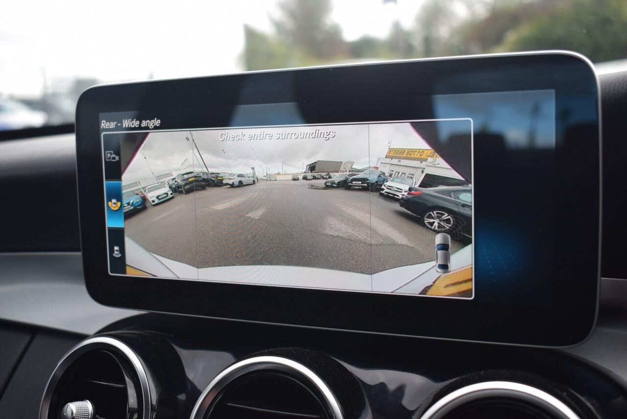 Mercedes-Benz C-Class view 28