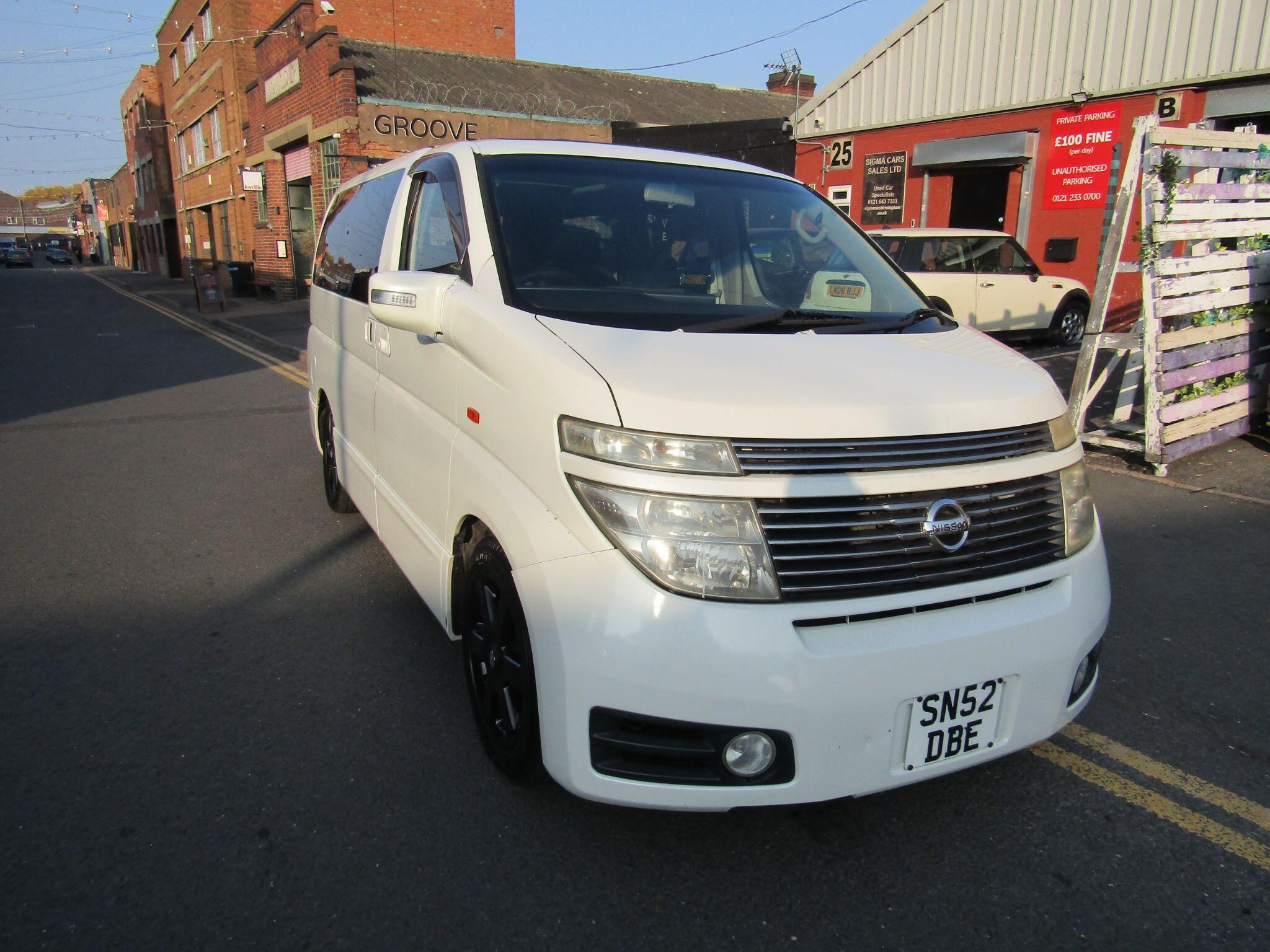 2002 Nissan Elgrand in White for sale
