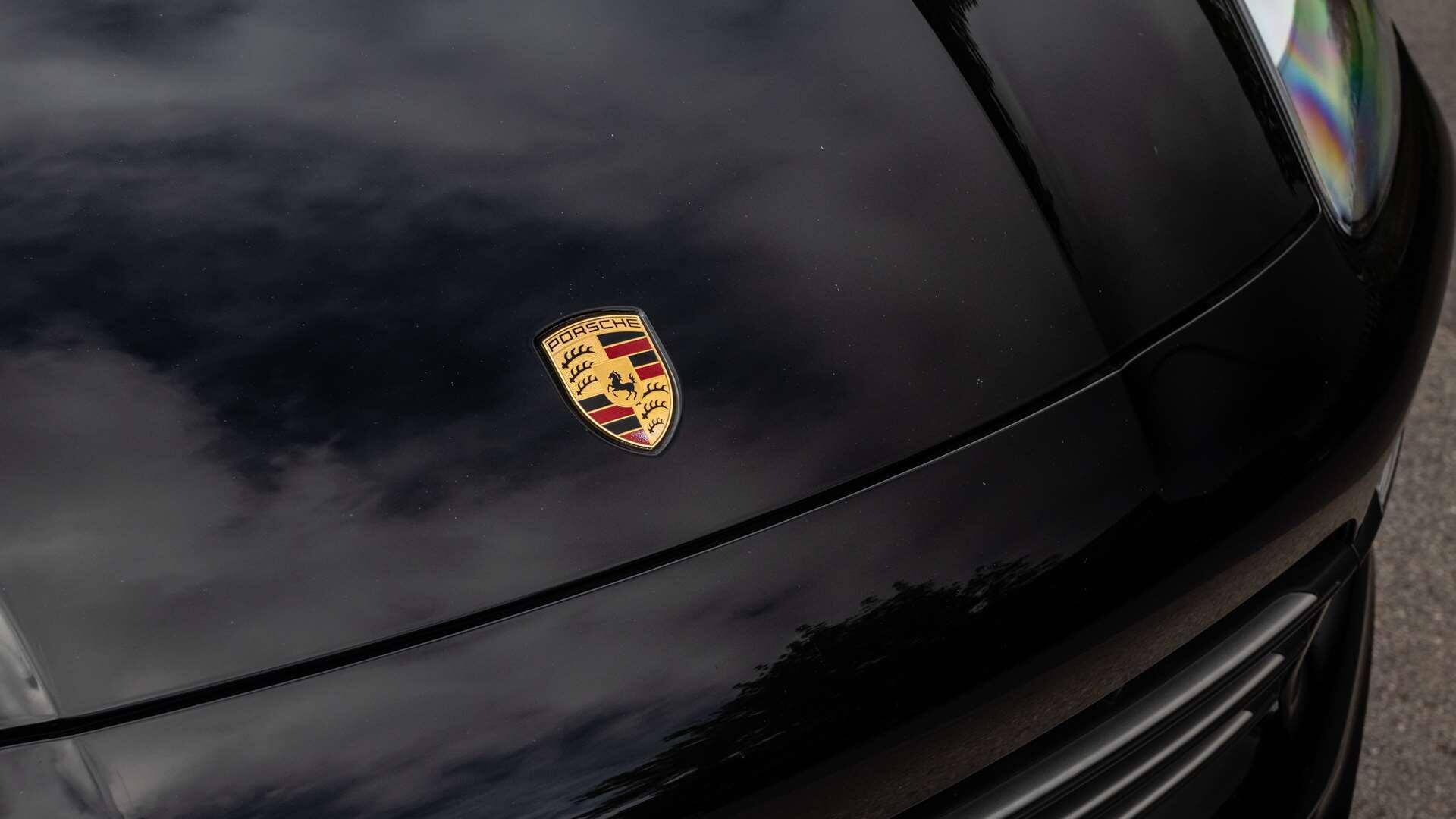 Porsche Cayenne view 36
