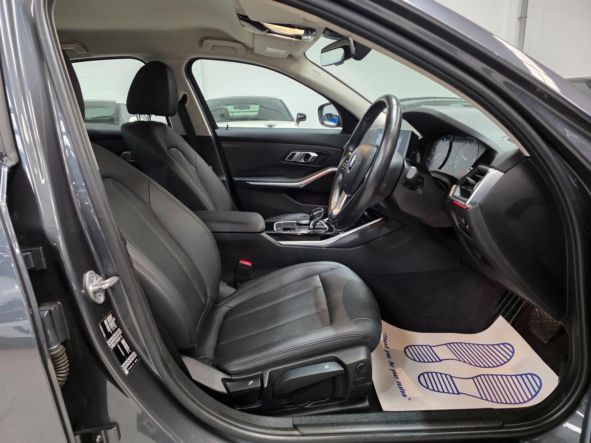 BMW 3 Series view 6
