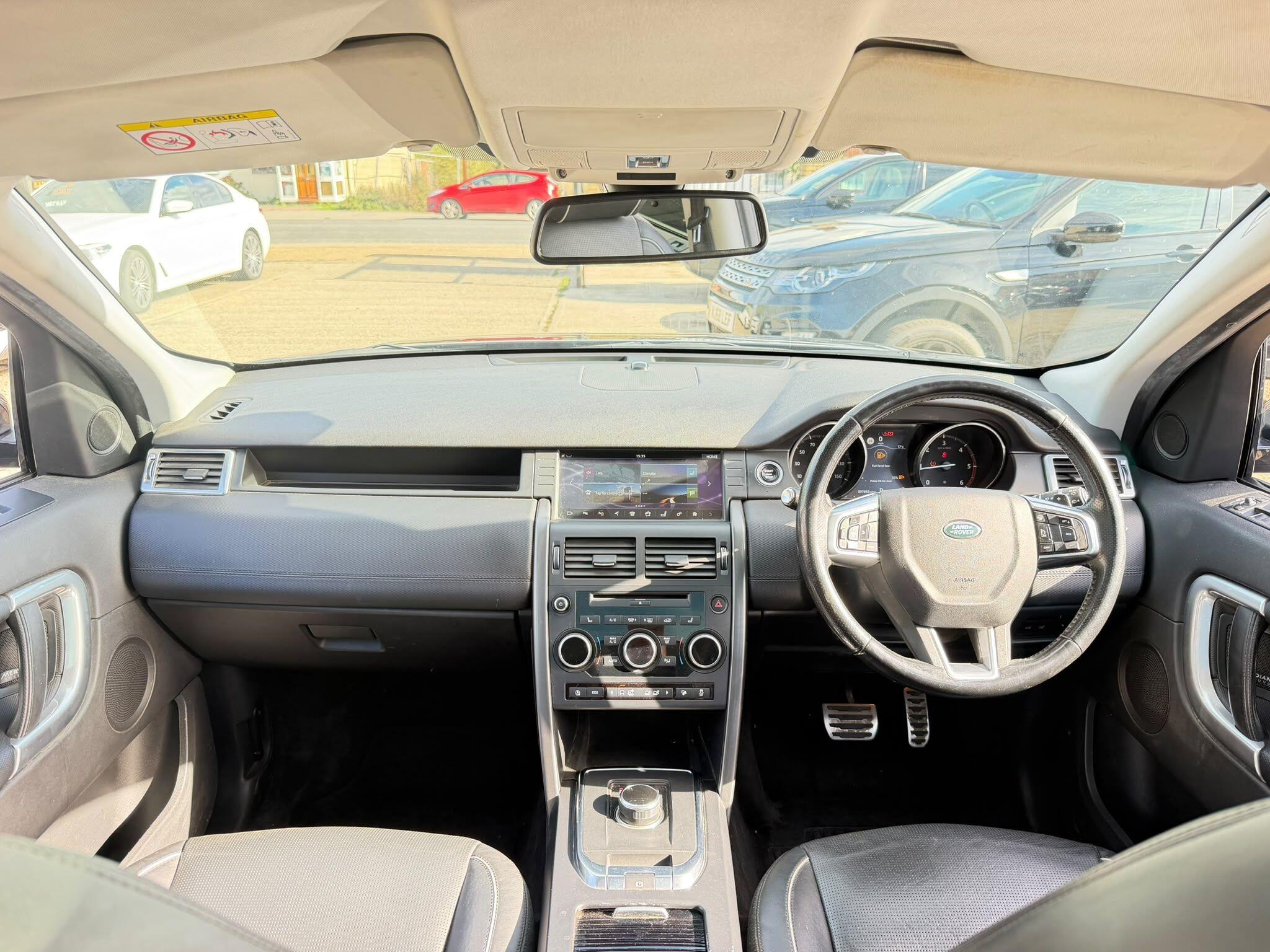 Land Rover Discovery Sport view 11