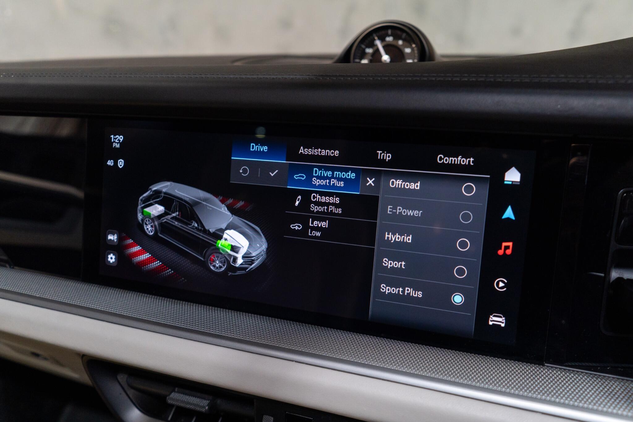 Porsche Cayenne view 24