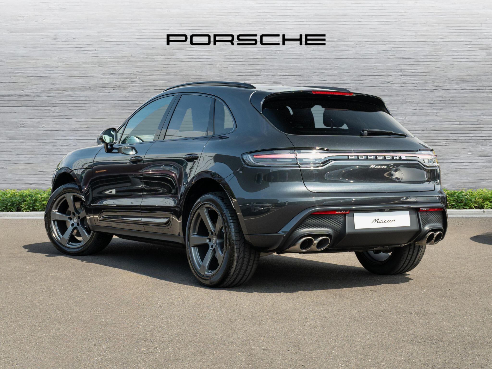 Porsche Macan view 3