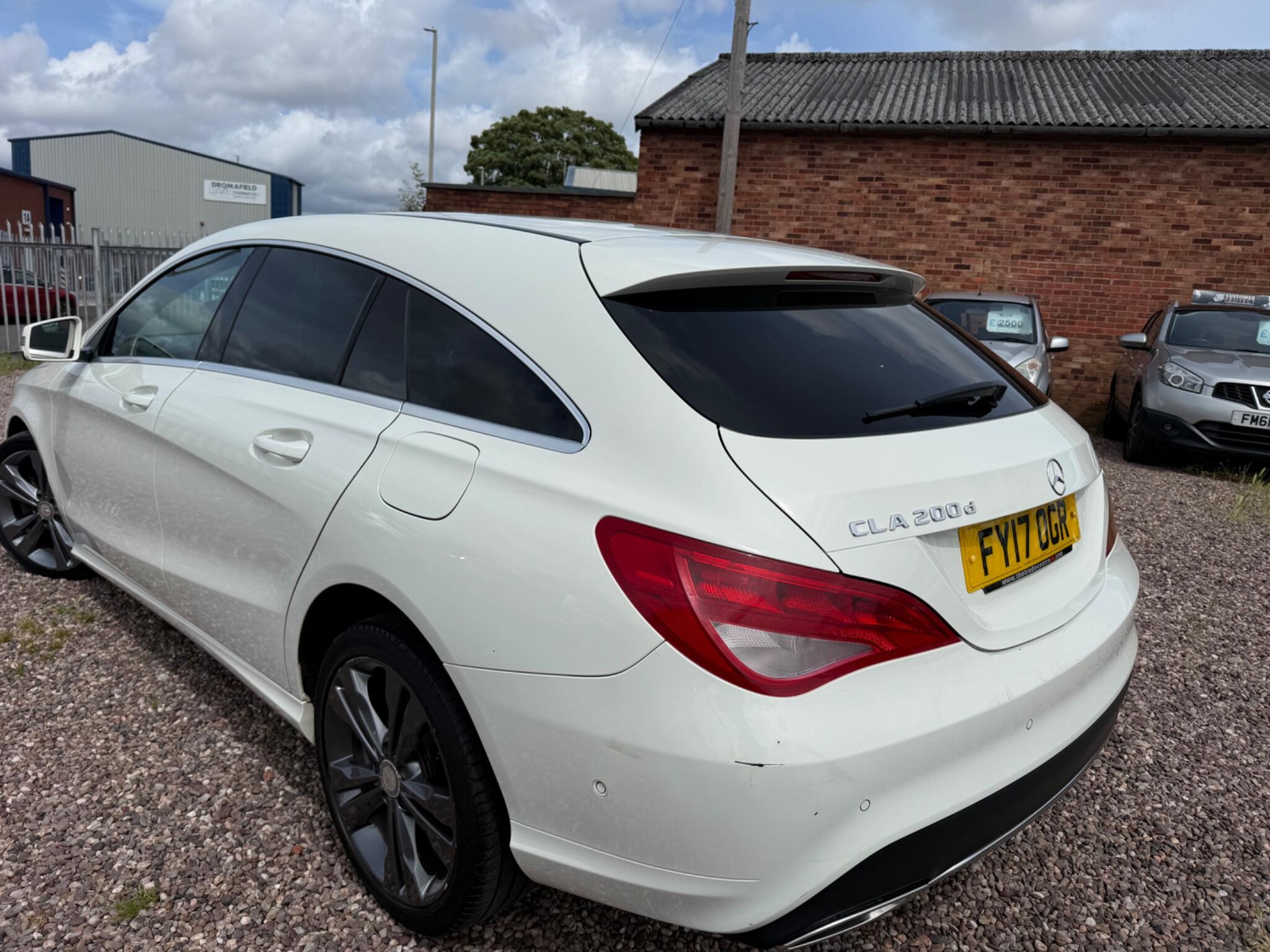 Mercedes-Benz Cla view 14