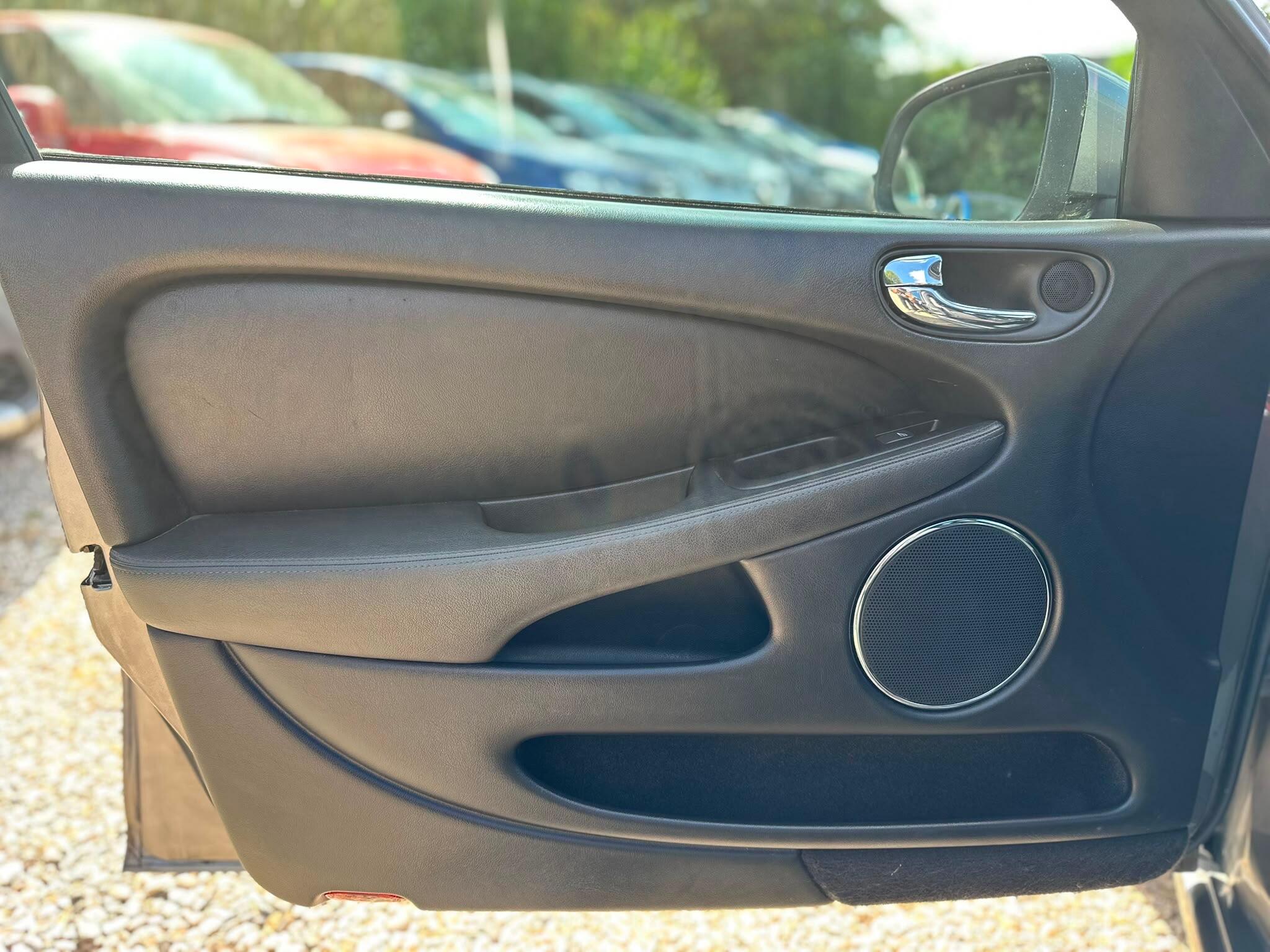 Jaguar X-Type view 46