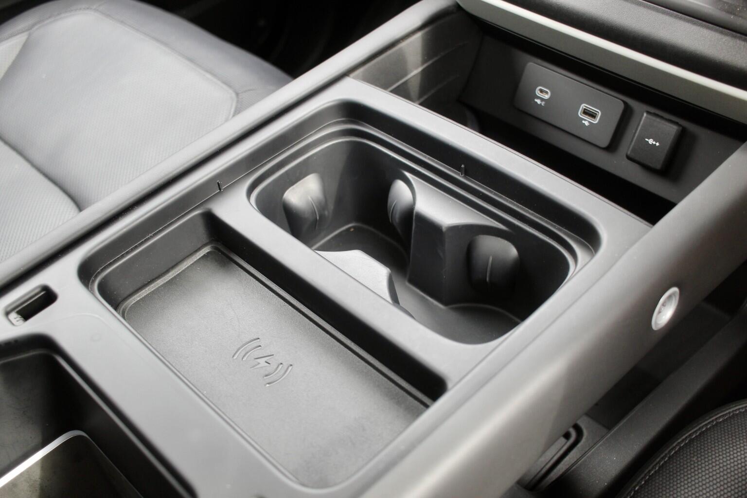 Land Rover Defender view 20