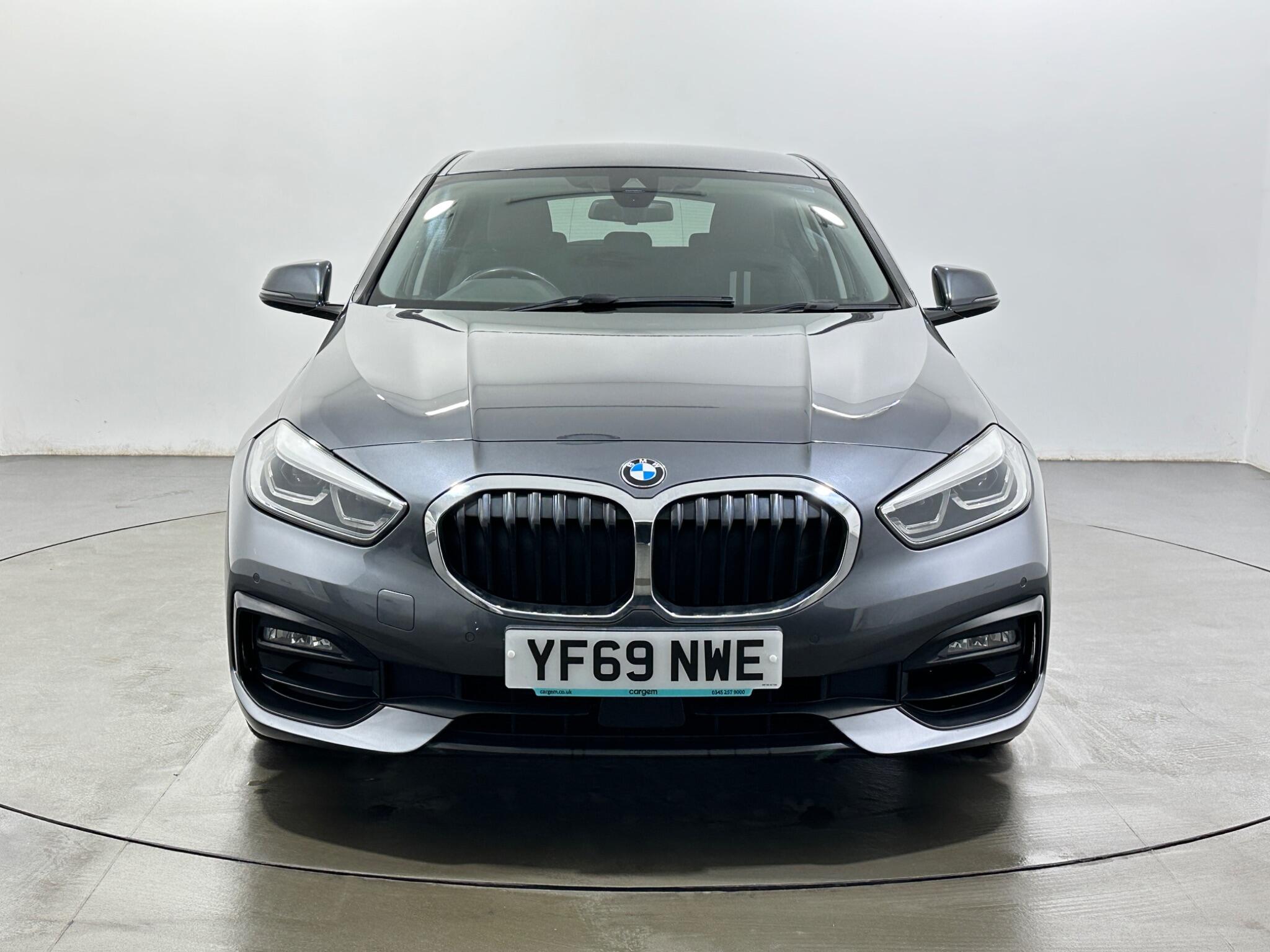 BMW 1 Series view 3