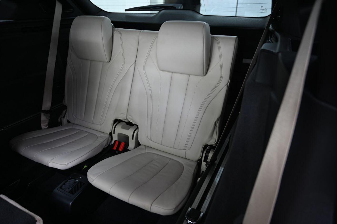 BMW X5 view 16