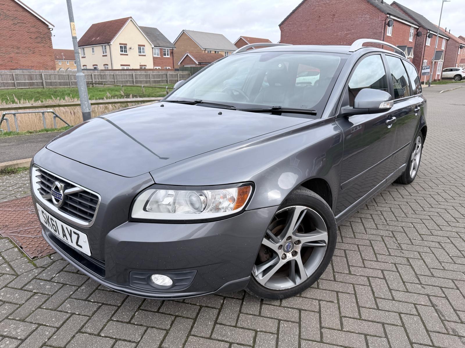 Volvo V50 view 2