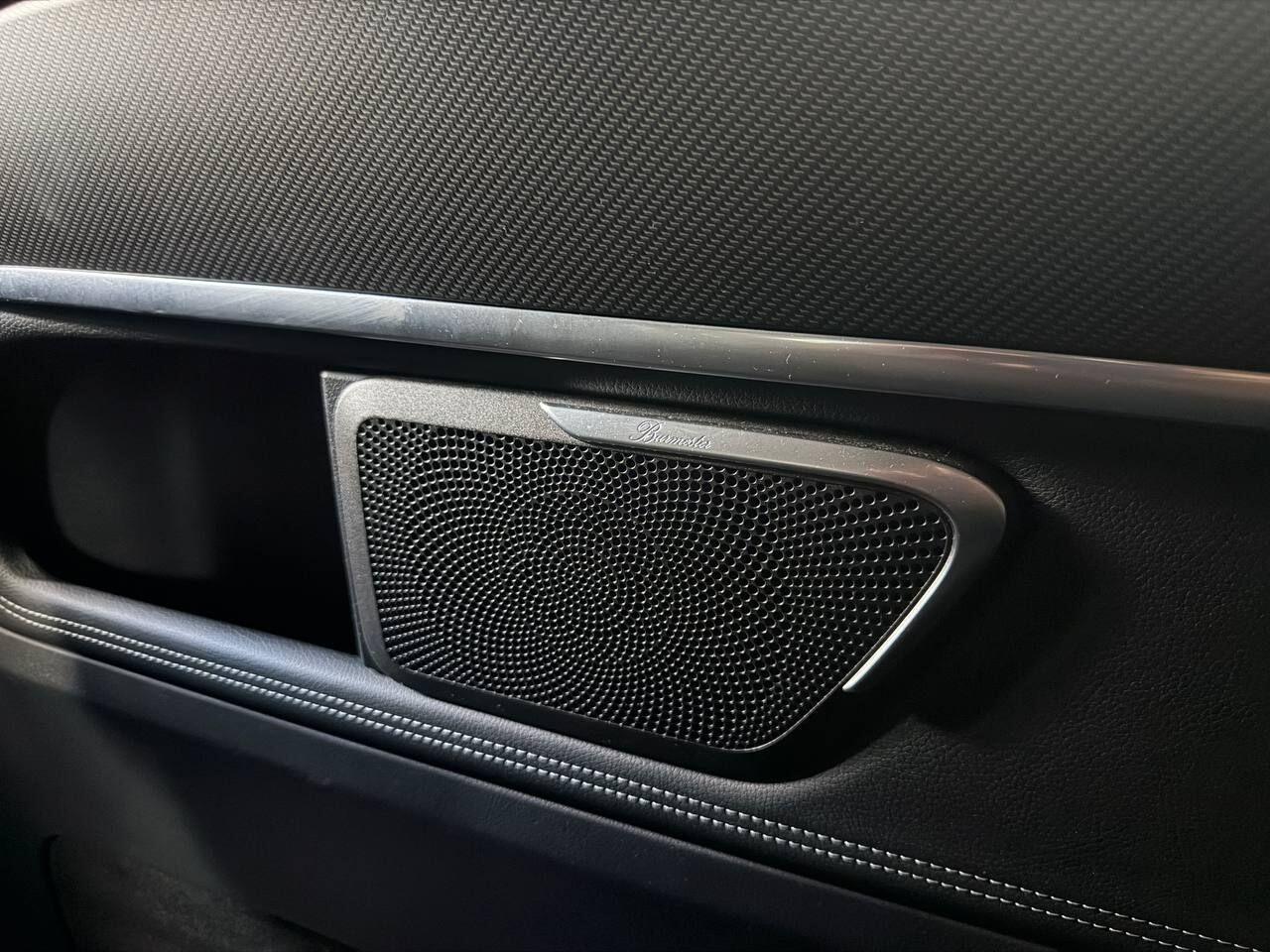 Mercedes-Benz V-Class view 28