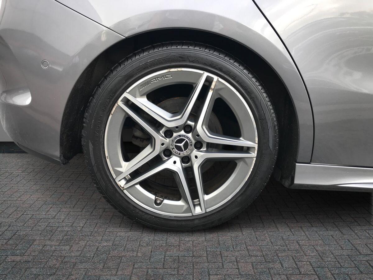 Mercedes-Benz B-Class view 12
