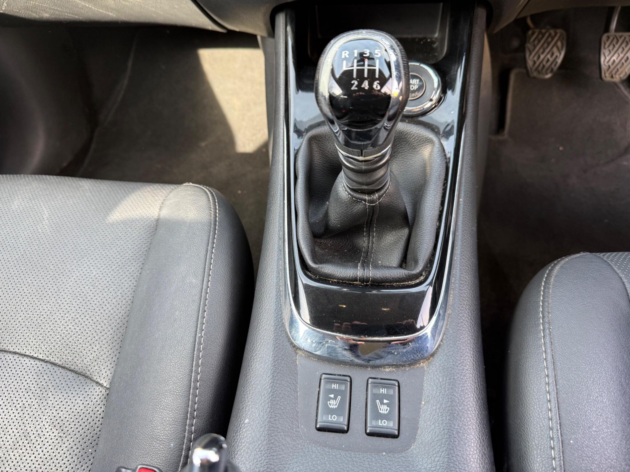 2016 Nissan Pulsar image 23