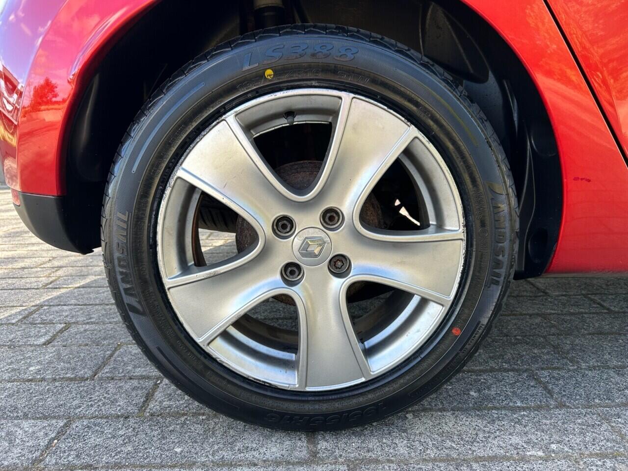 Renault Clio view 45