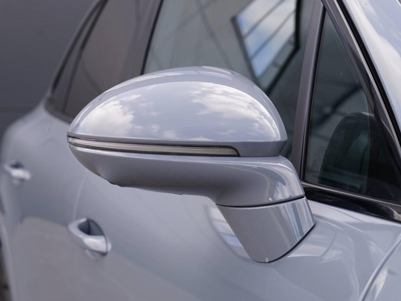 Porsche Cayenne view 45