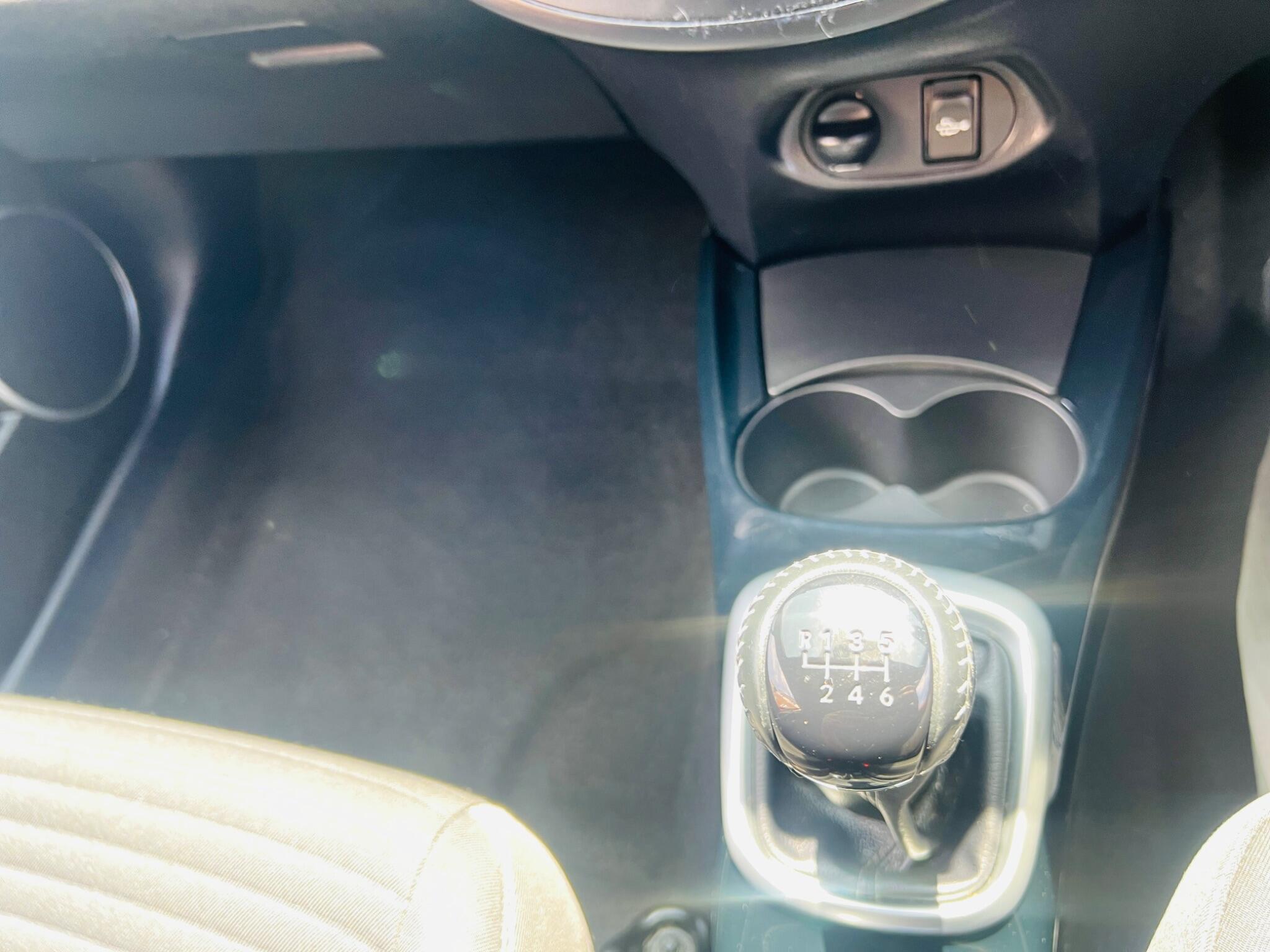 Toyota Yaris view 27