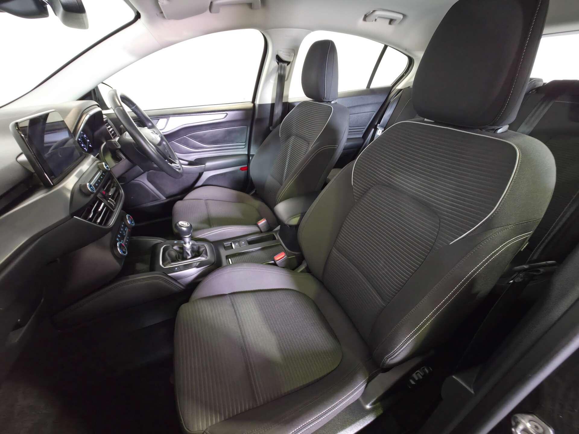 Ford Focus view 65