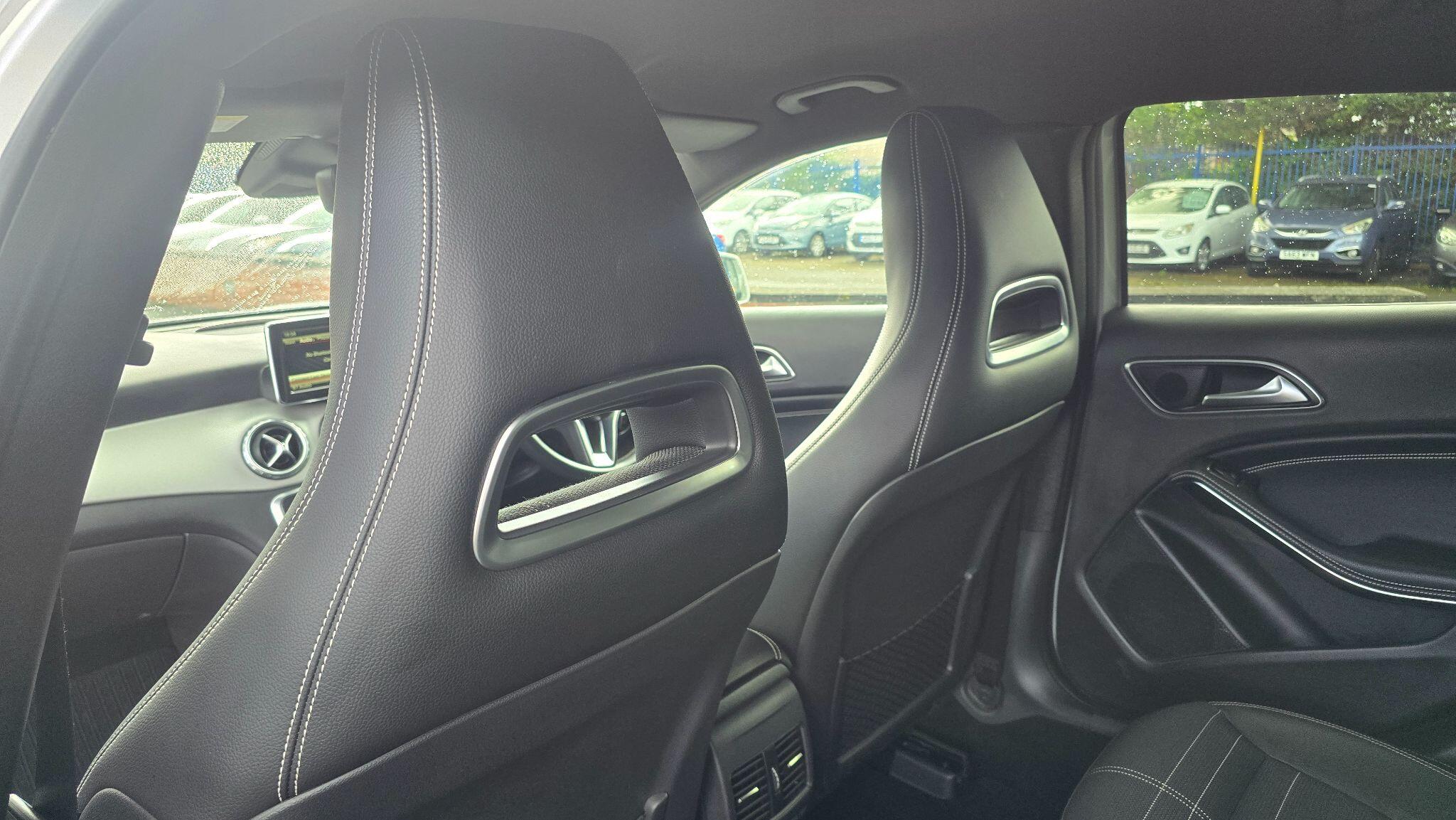 Mercedes-Benz GLA view 14