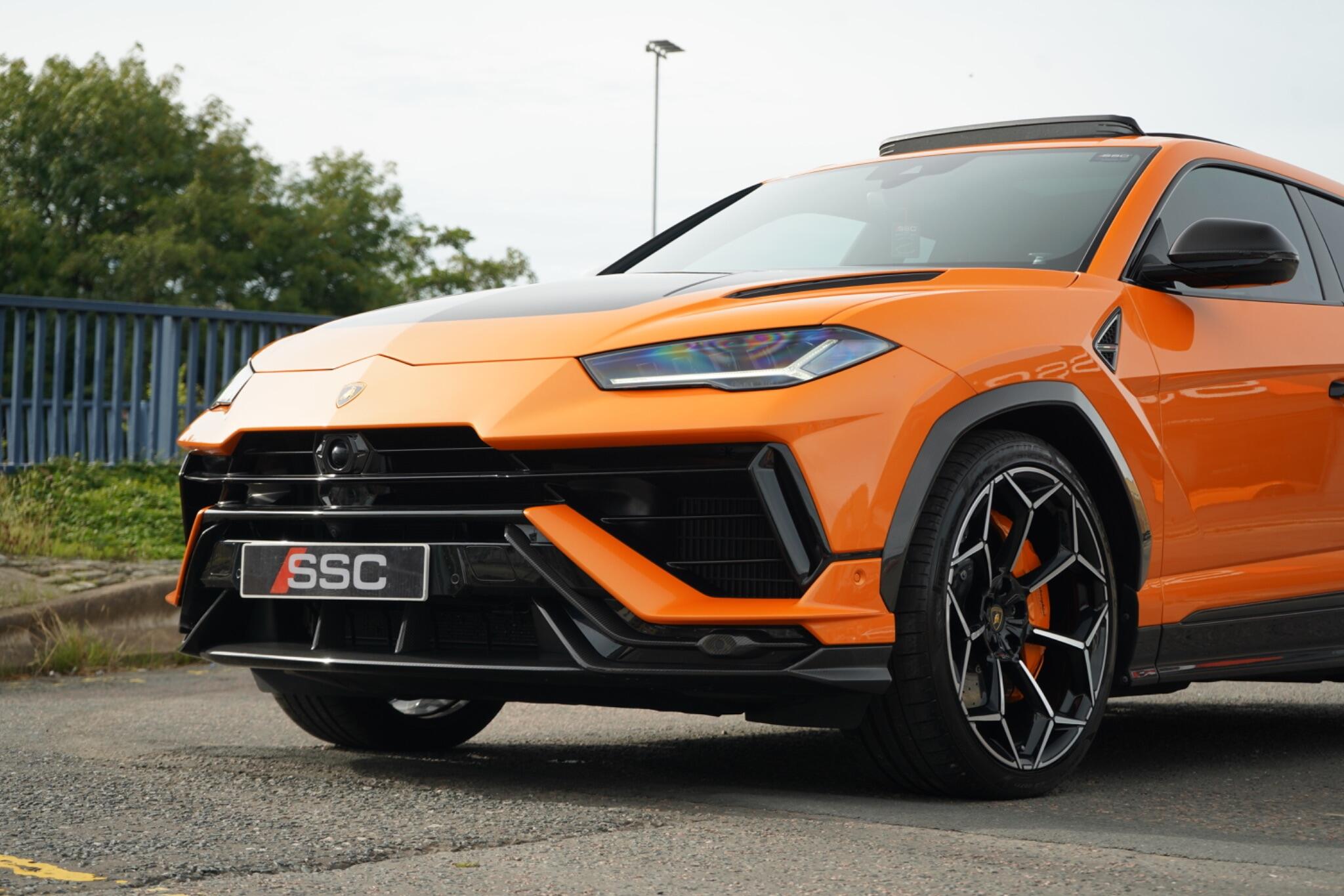 Lamborghini Urus view 10