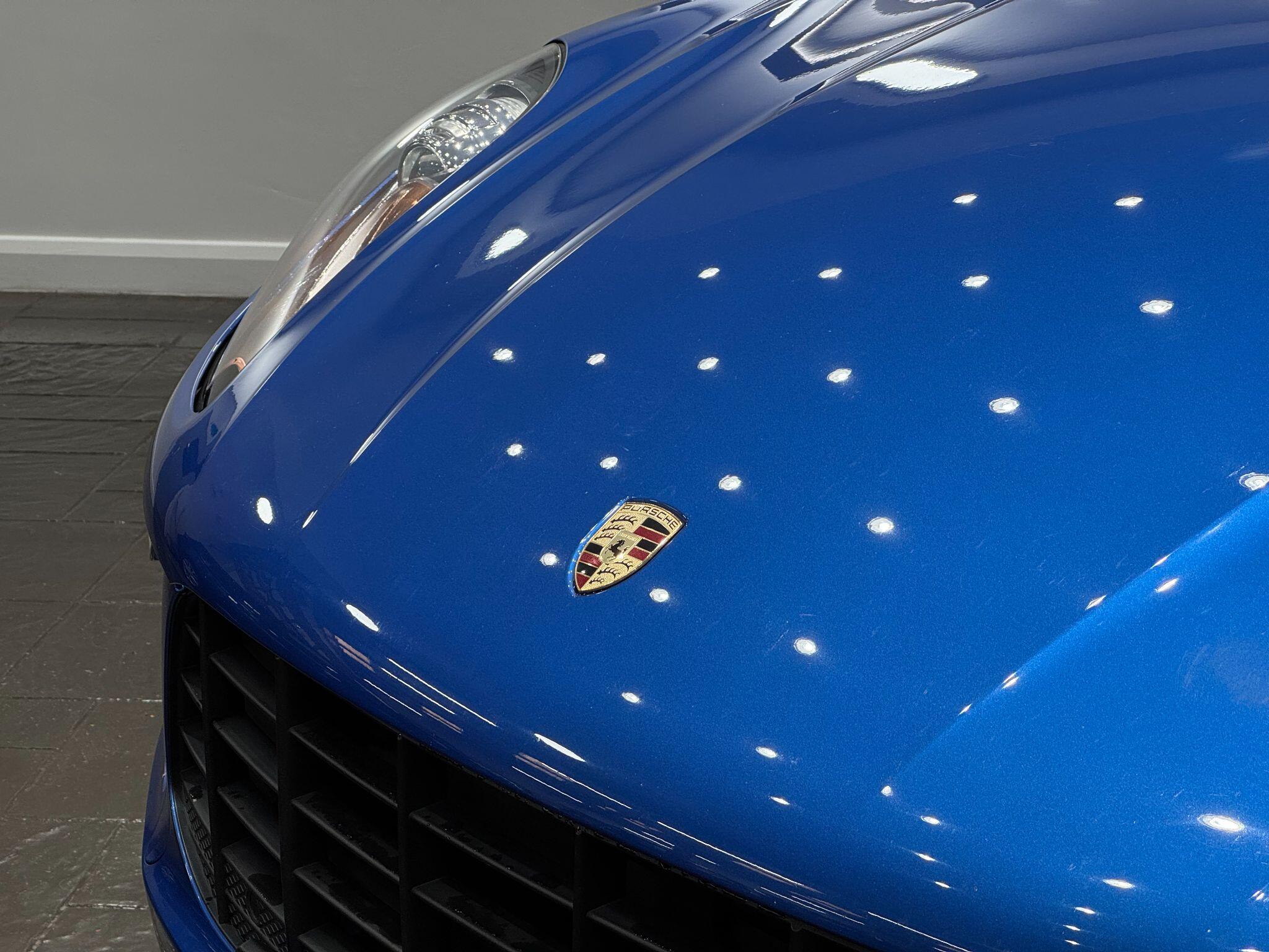 Porsche Macan view 10