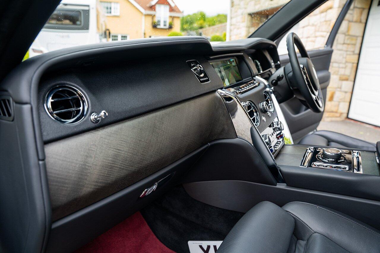 Rolls-Royce Cullinan view 74