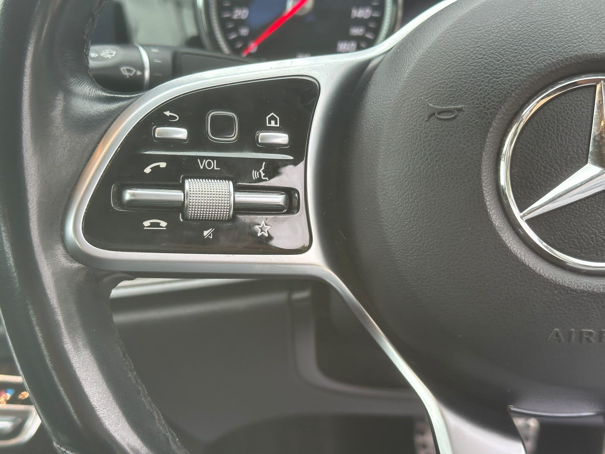 Mercedes-Benz E Class view 27