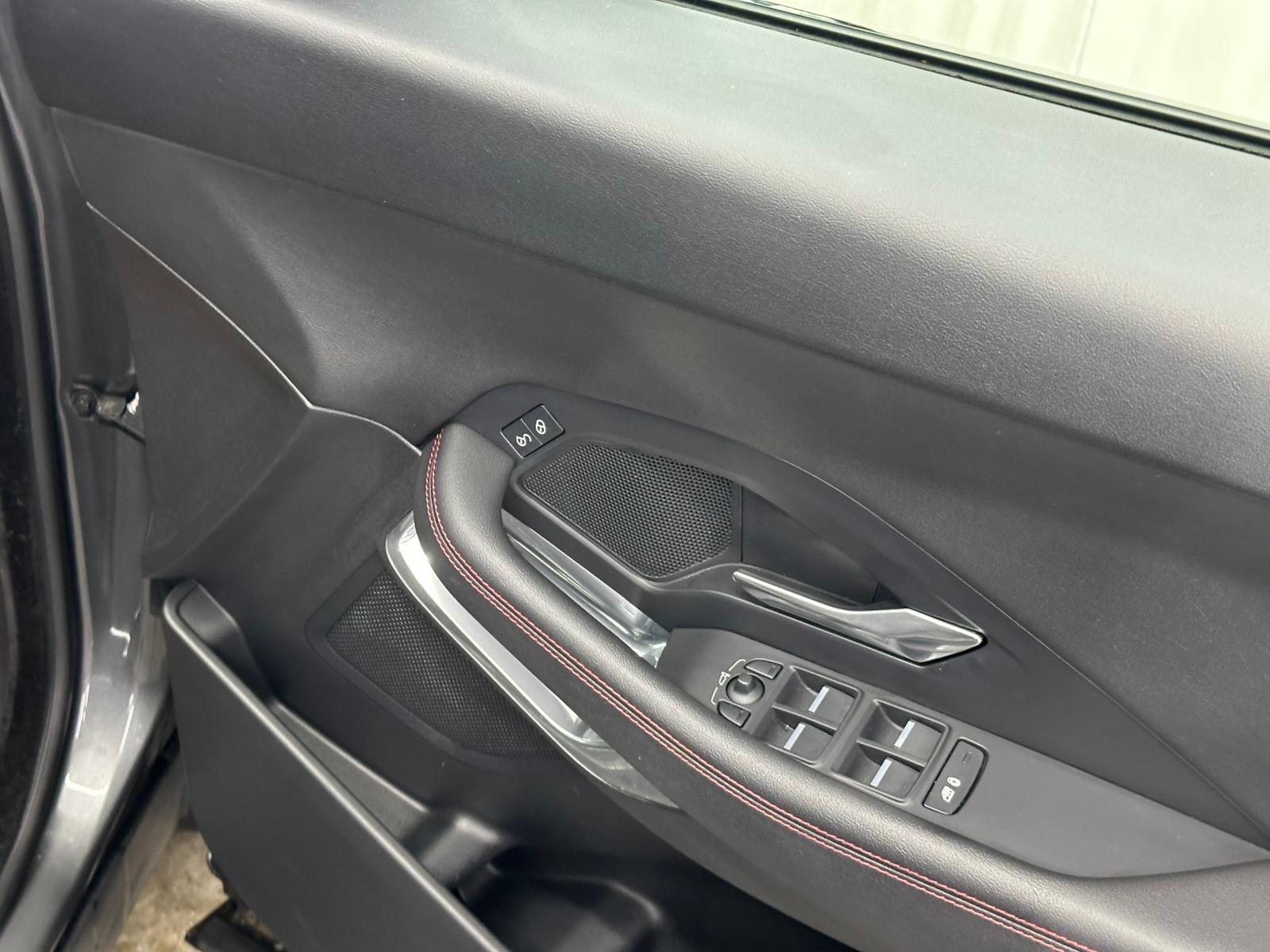 Jaguar E-Pace view 47