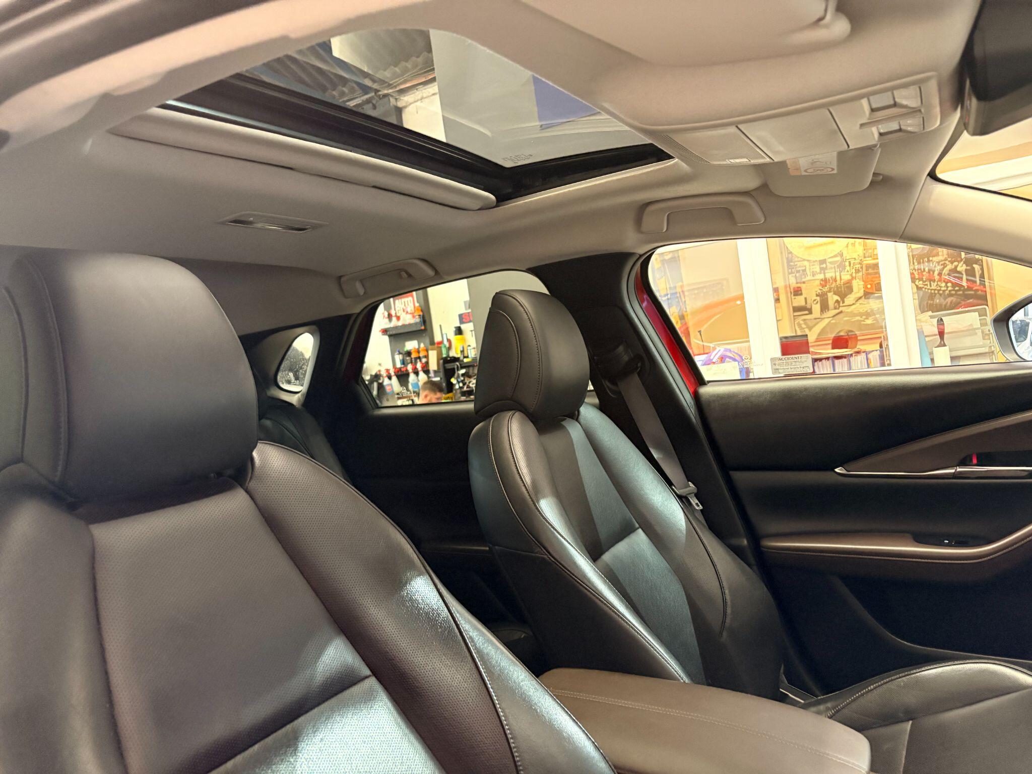 Mazda CX-30 view 4