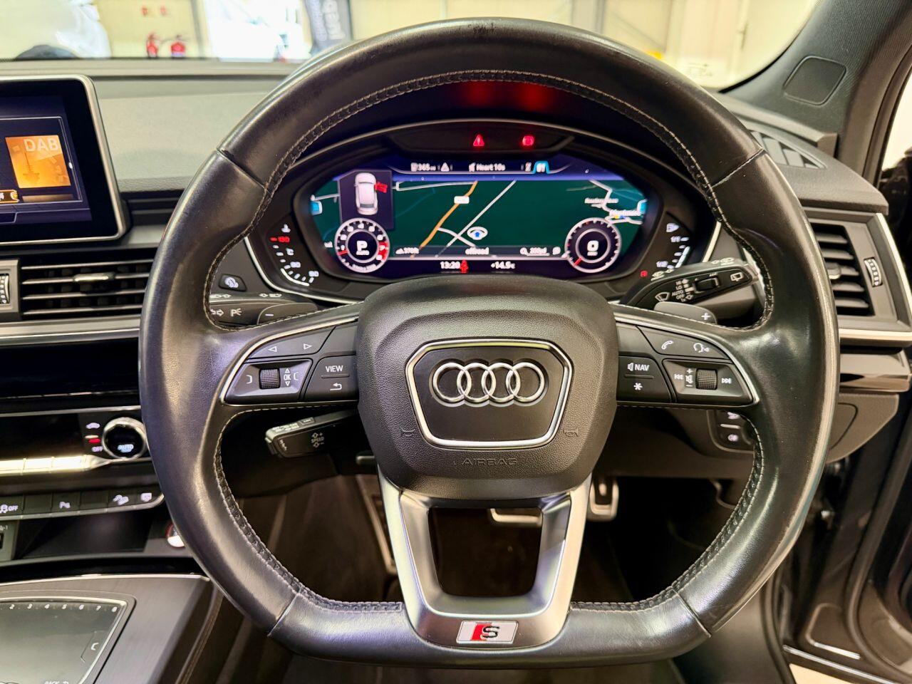 Audi SQ5 view 13