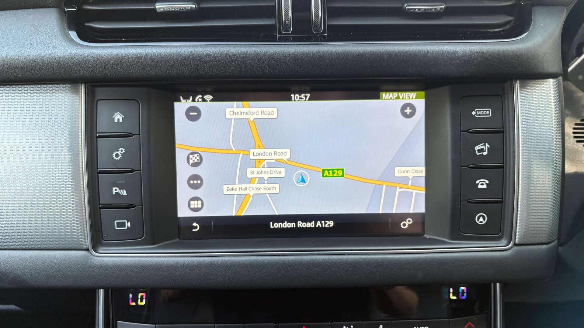 Jaguar XF view 26