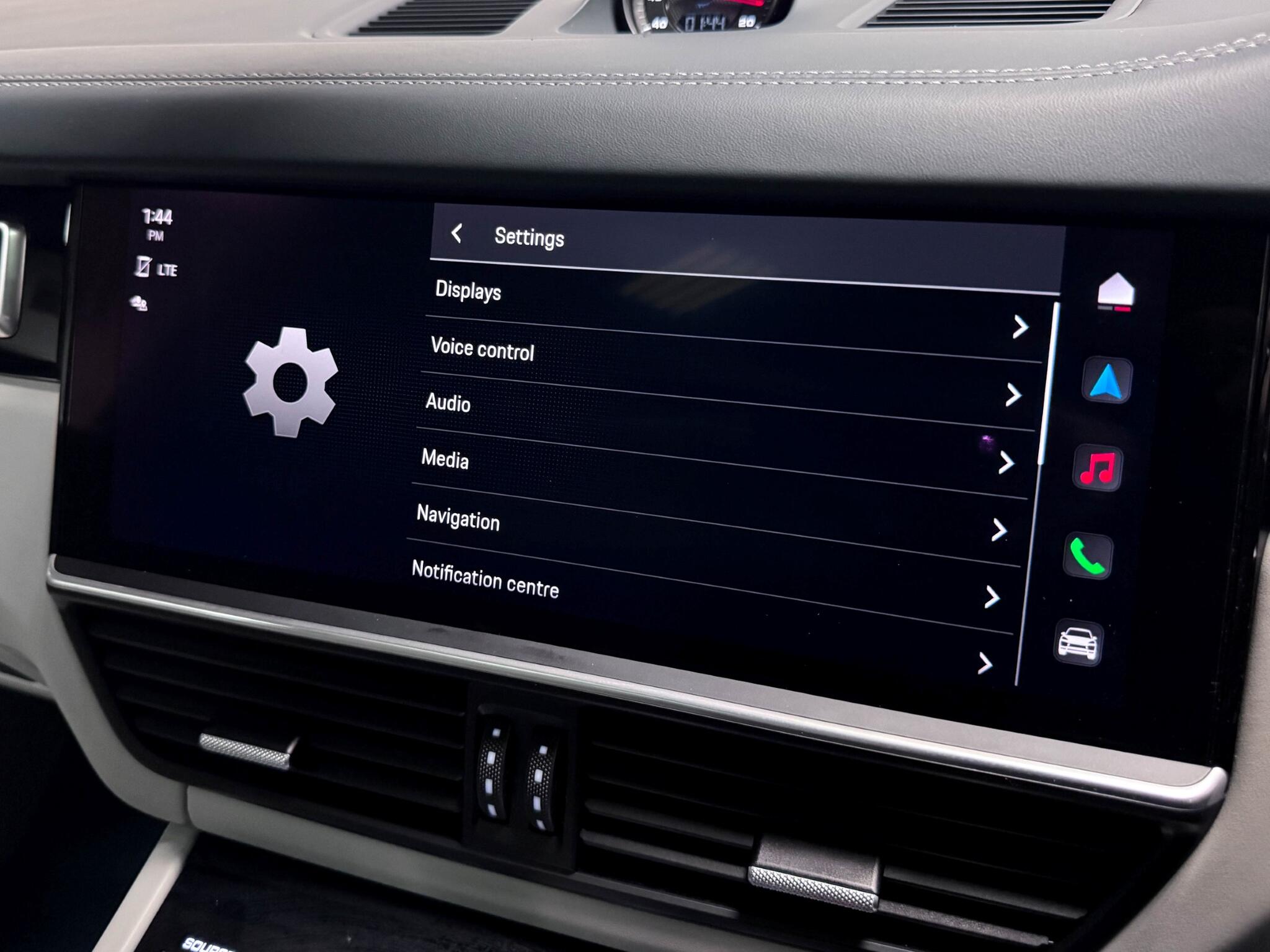 Porsche Cayenne view 62
