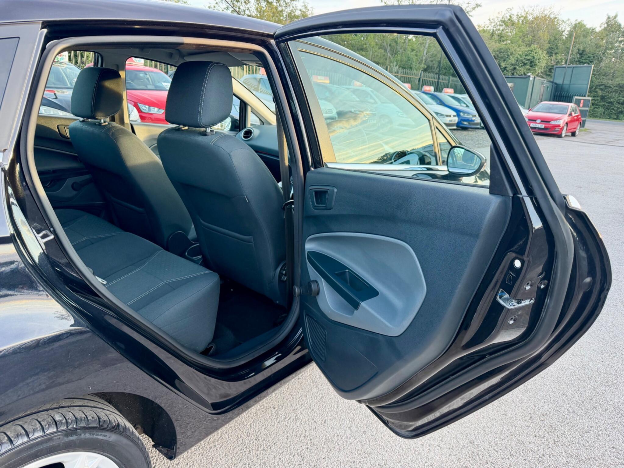 Ford Fiesta view 53