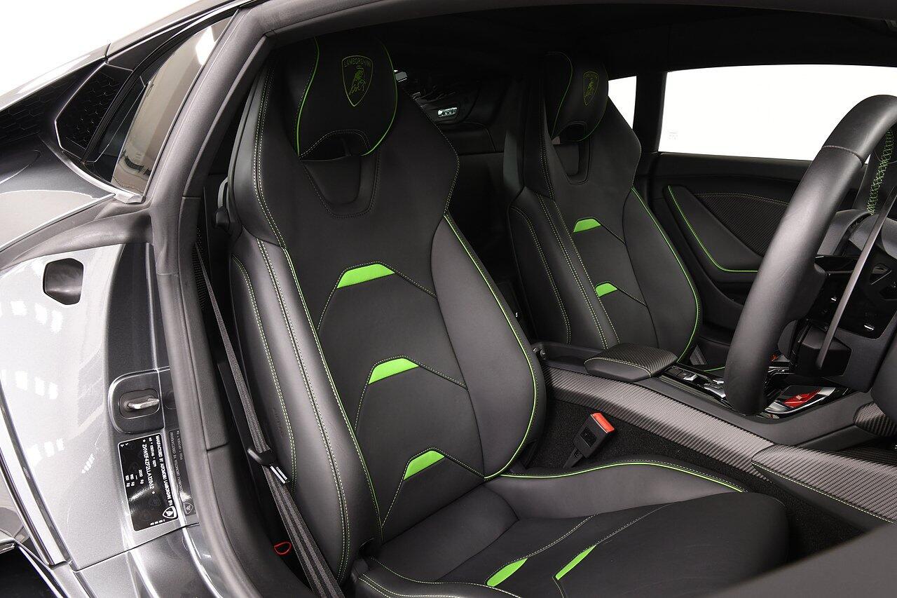 Lamborghini Huracan view 8