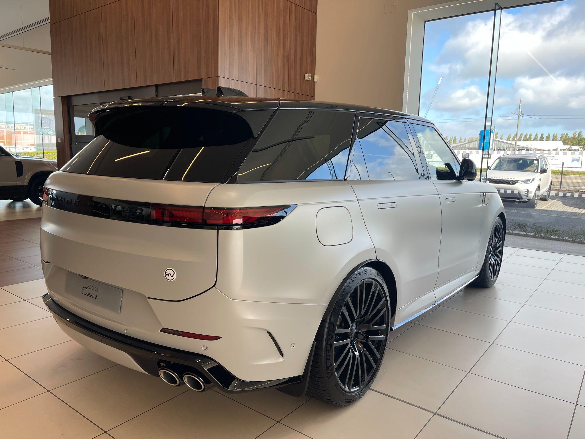 Land Rover Range Rover Sport view 2