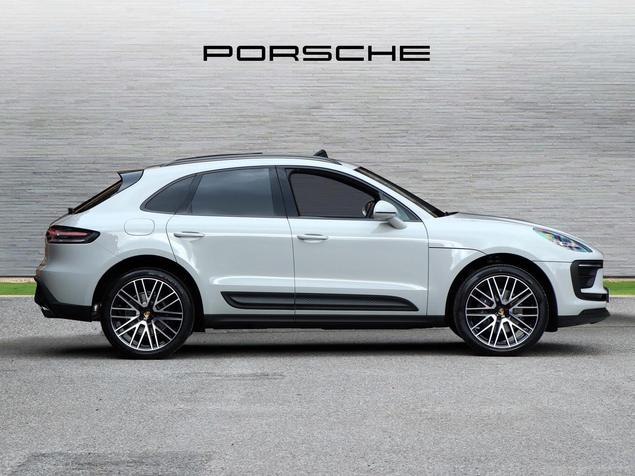 Porsche Macan view 5