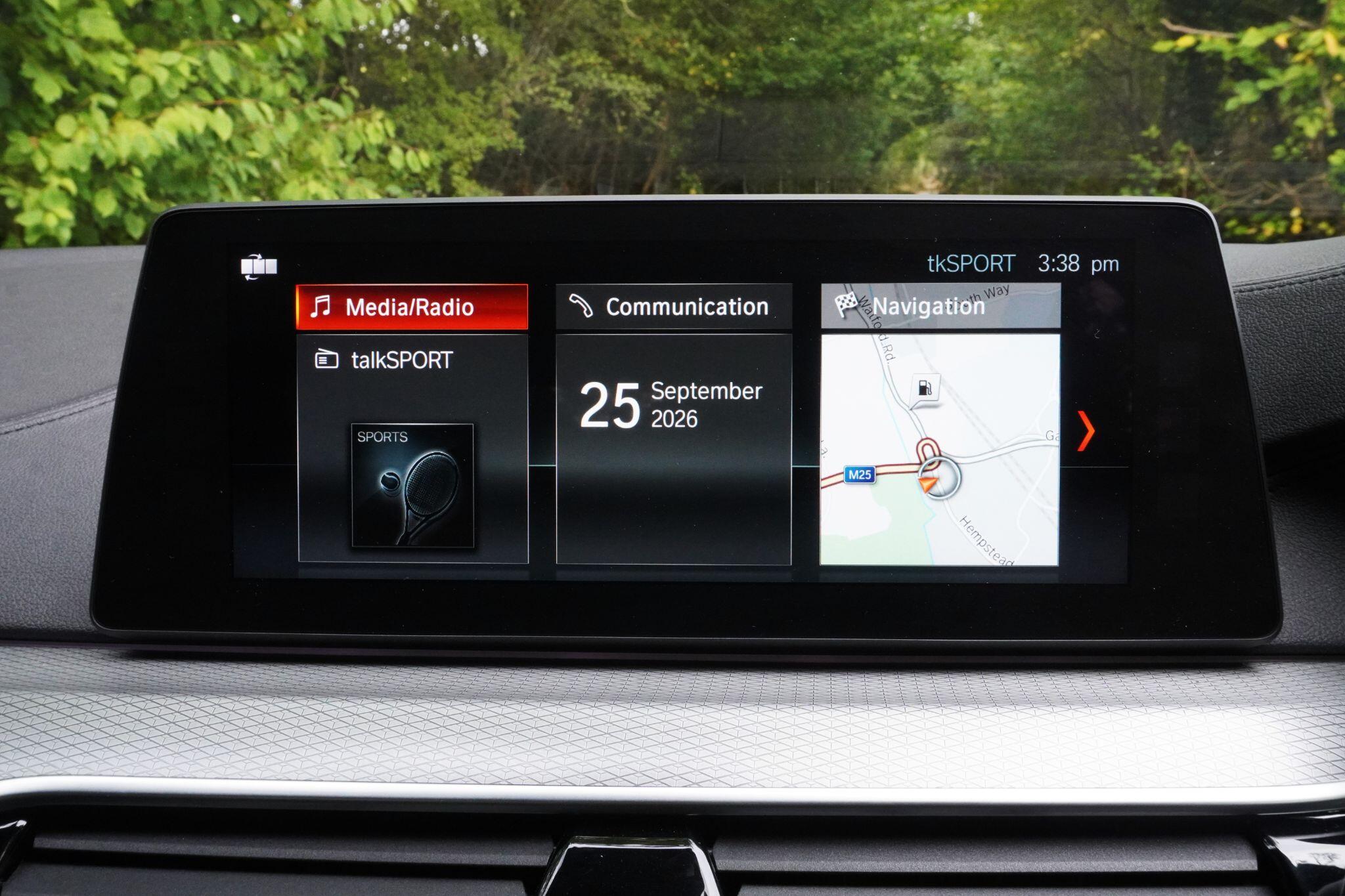 BMW 5 Series view 28